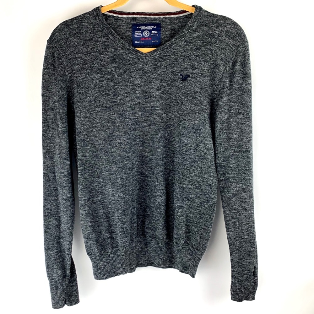 American Eagle Heather’s Gray Athletic Fit Sweater